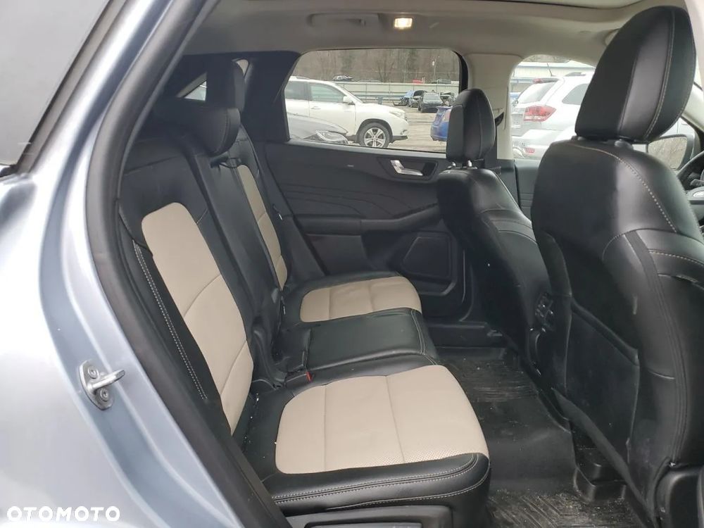 Ford Escape 2.0 EcoBoost AWD Titanium - 10