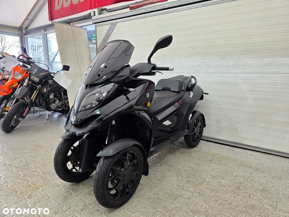 Piaggio MP-3 - 7