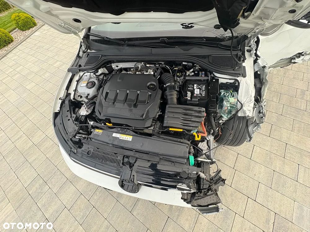 Volkswagen Golf VIII 2.0 TDI Life - 23