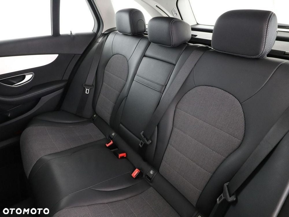 Mercedes-Benz Klasa C 200 d 9G-TRONIC Avantgarde - 18
