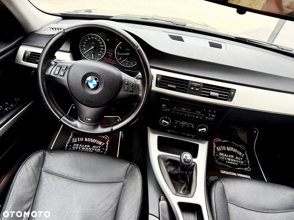 BMW Seria 3 320i Edition Sport - 28