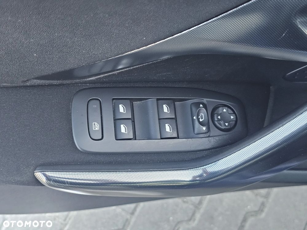 Peugeot 2008 e-HDi FAP 115 STOP & START Allure - 15
