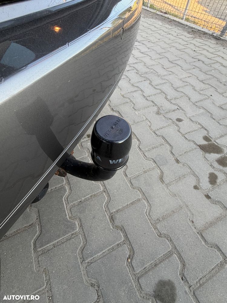 Volkswagen Touran 2.0 TDI DPF DSG Life - 33