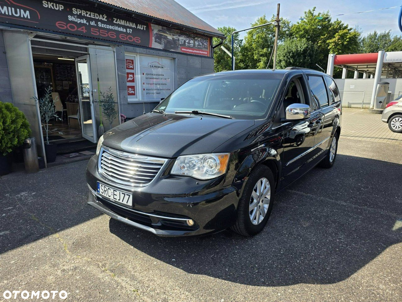 Chrysler Town & Country - 2