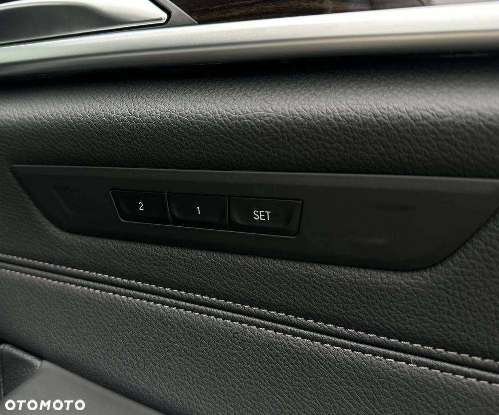 BMW Seria 5 530d xDrive mHEV Luxury Line - 19