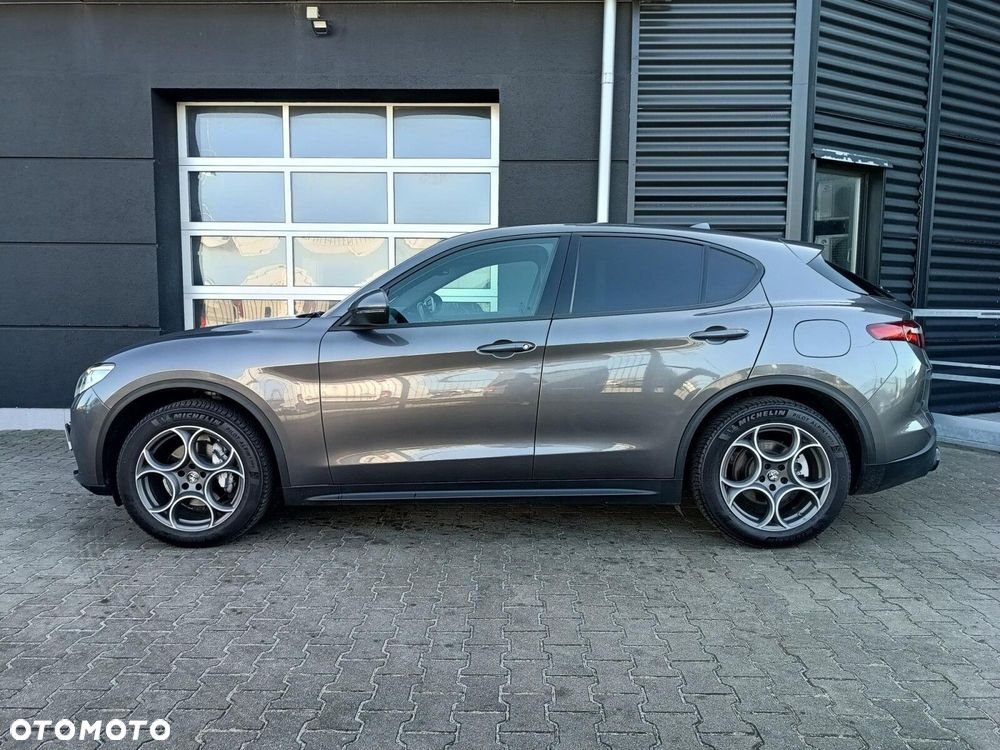Alfa Romeo Stelvio 2.0 Turbo Sprint Q4 - 13