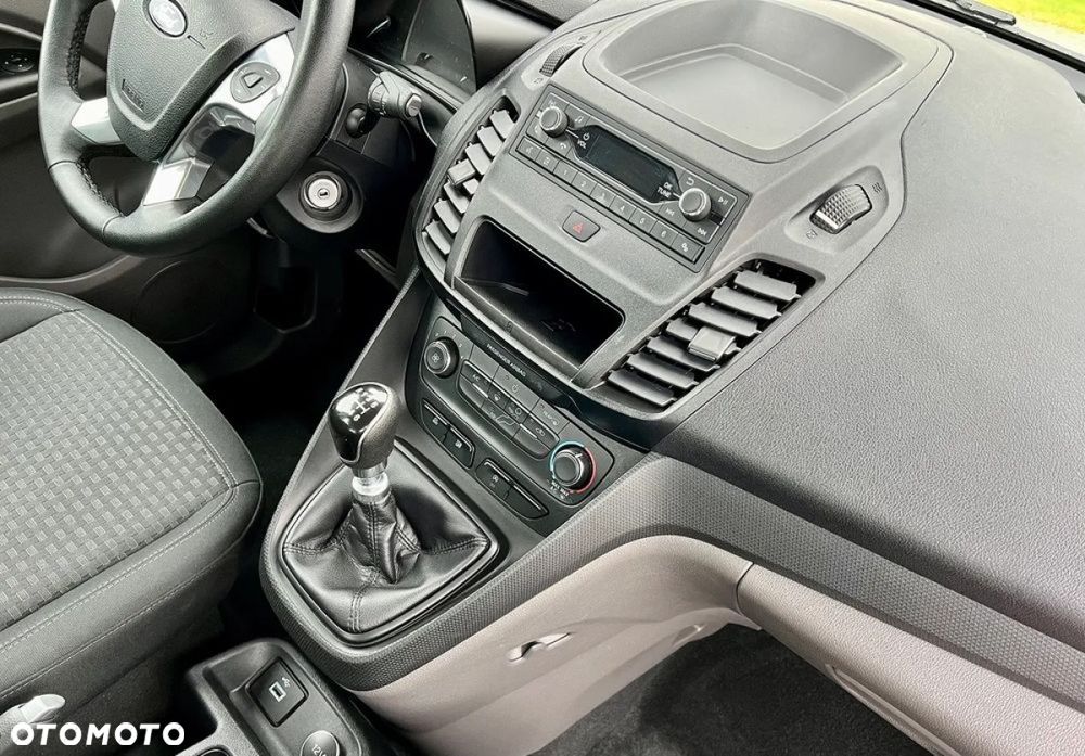 Ford Tourneo Connect 1.5 TDCi Start-Stop Titanium - 28