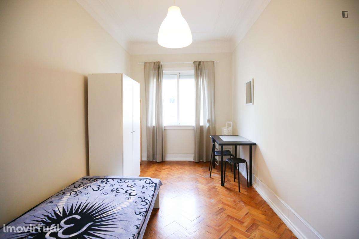 Quarto - localizado em Alameda Lisbon - Grande imagem: 3/43