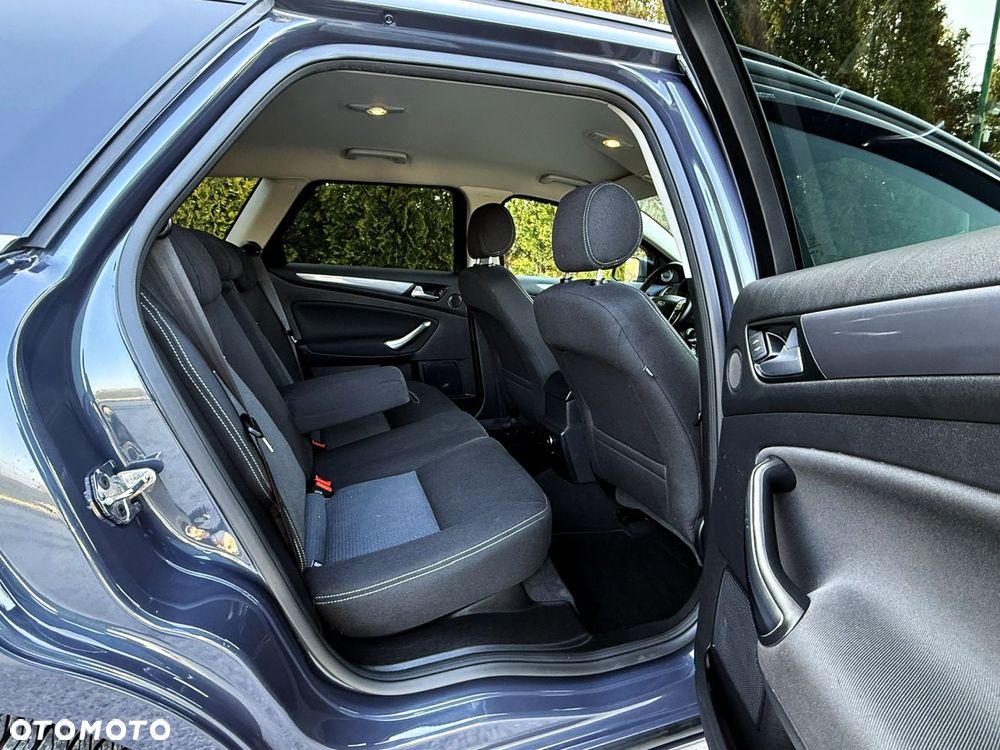 Ford Mondeo - 37