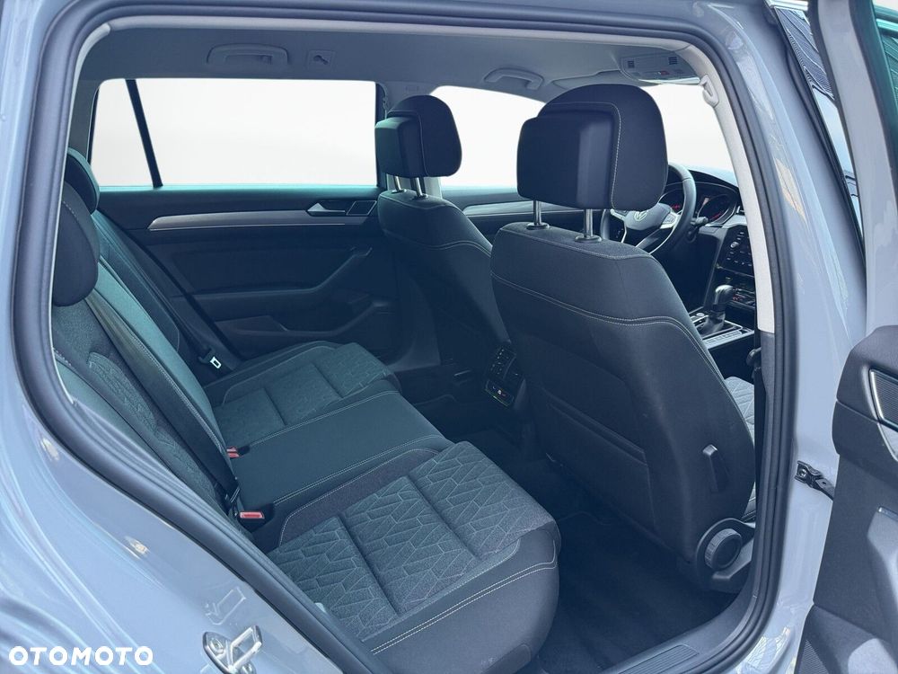 Volkswagen Passat - 39