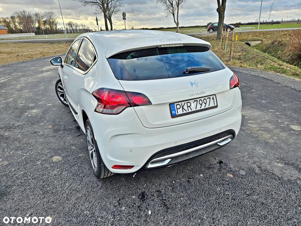 Citroën C4 VTi 120 Exclusive - 4