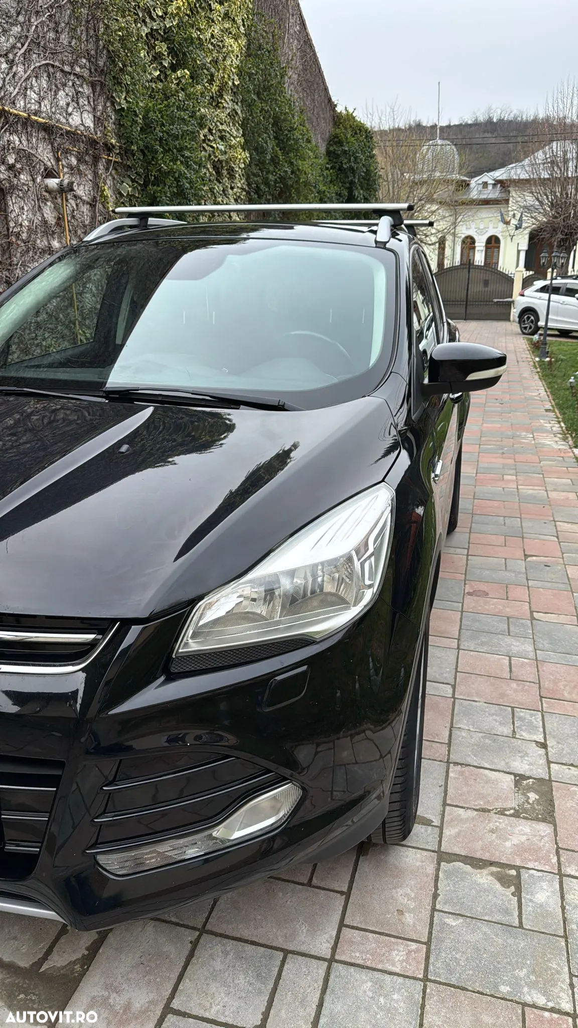 Ford Kuga - 2