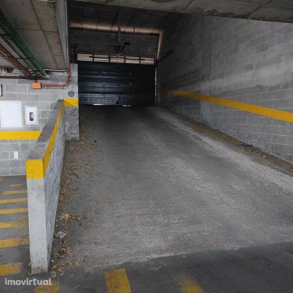 Alugo parqueamento - Grande imagem: 3/3