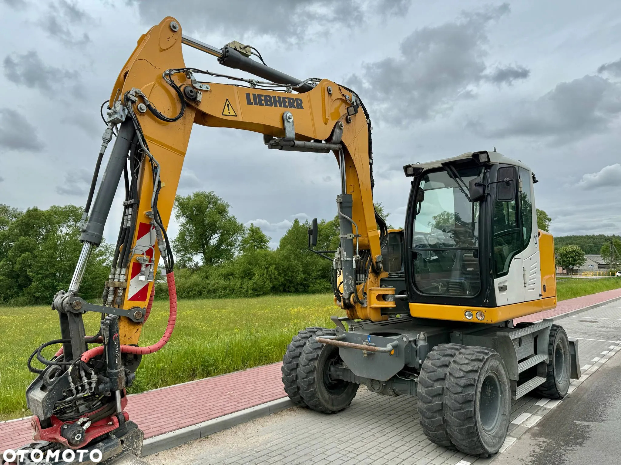Liebherr A912 COMPACT *2017ROK, 3400 PRZEBIEGU, ROTOTILT ze szczypcami* - 10