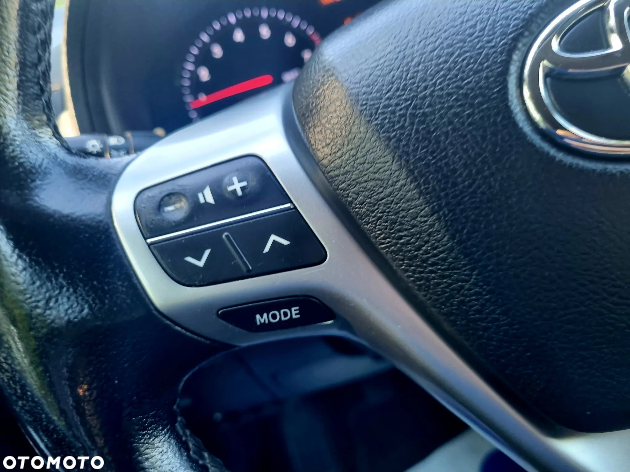 Toyota Avensis 1.8 Sol NAVI - 15