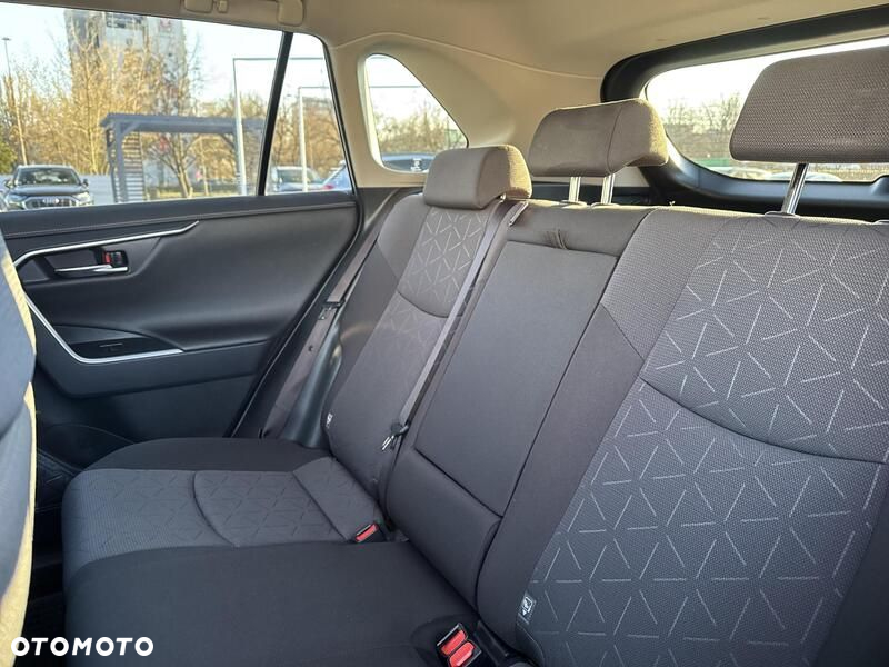 Toyota RAV4 - 16
