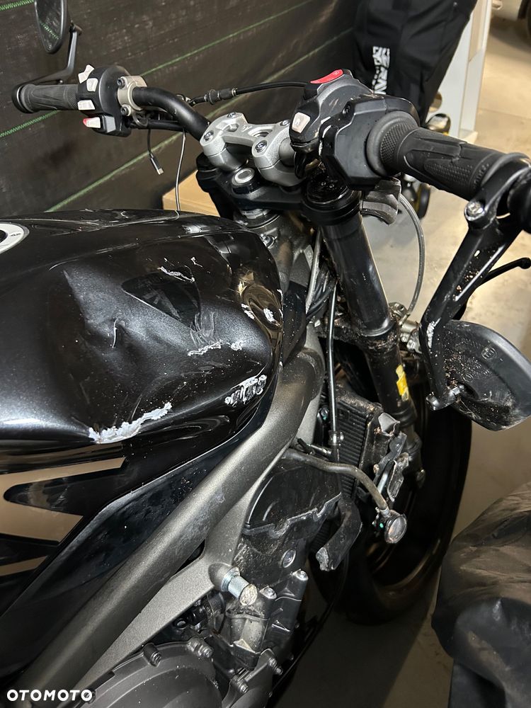 Triumph Street Triple - 9