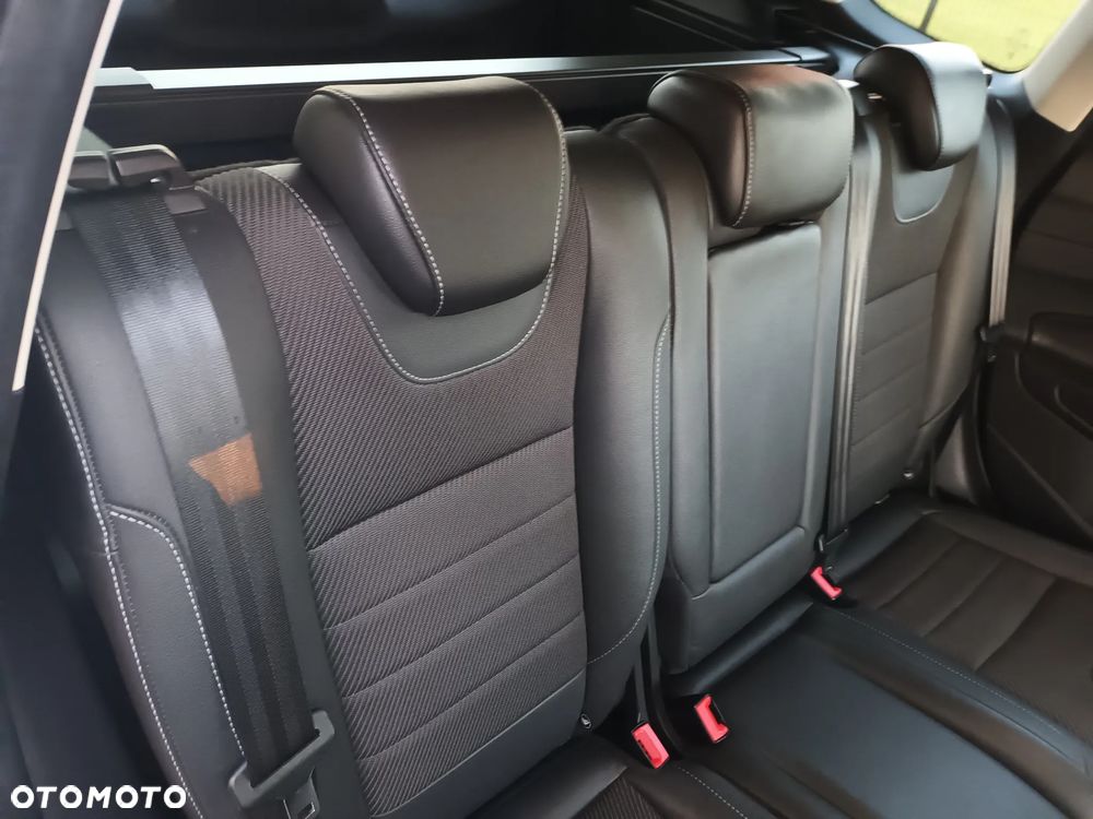 Ford Kuga 1.6 EcoBoost 2x4 Titanium - 35