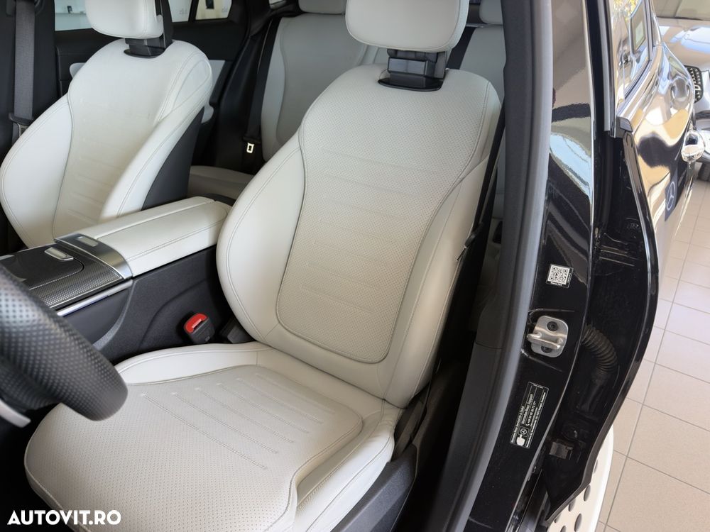 Mercedes-Benz GLC Coupe 300 4Matic 9G-TRONIC AMG Line Advanced - 17