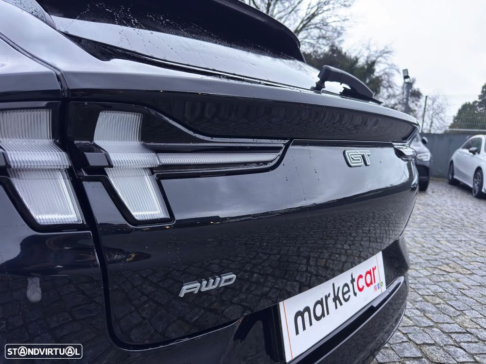 Ford Mustang Mach-E AWD GT - 39