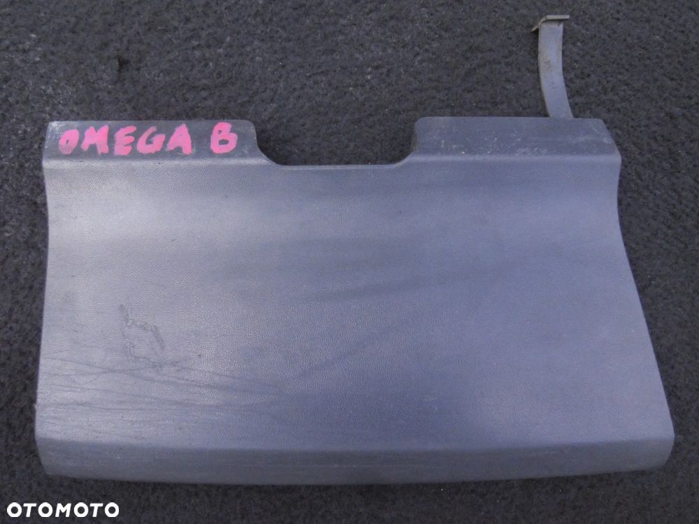 Opel omega B sedan zaślepka zderzaka tył 90494223 - 1