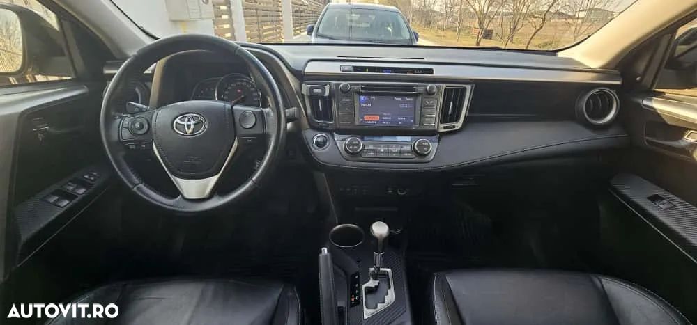 Toyota RAV4 2.2 D-4CAT 4WD Aut Executive - 8