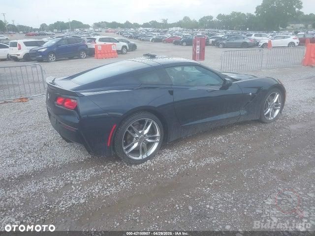 Chevrolet Corvette - 17