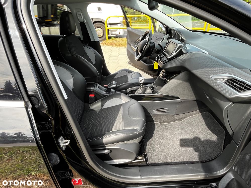 Peugeot 2008 BlueHDi FAP 120 STOP & START Allure - 26