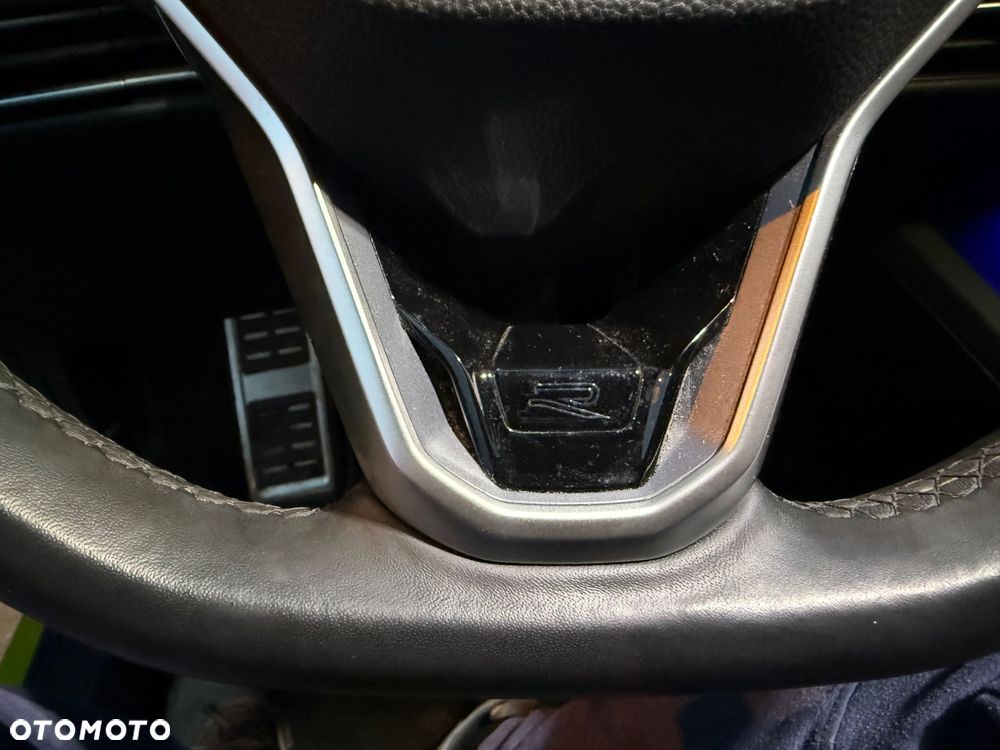 Volkswagen Golf 1.5 eTSI OPF DSG R-Line - 30