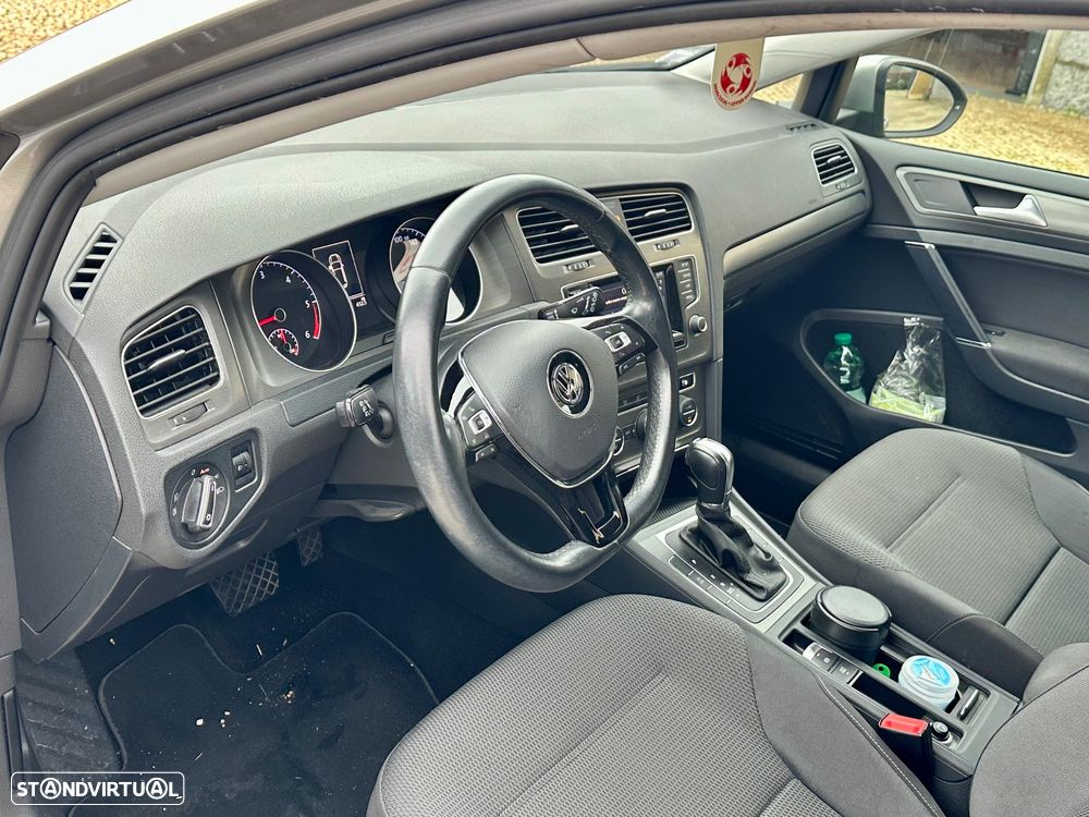 VW Golf 1.6 TDi Confortline DSG - 7