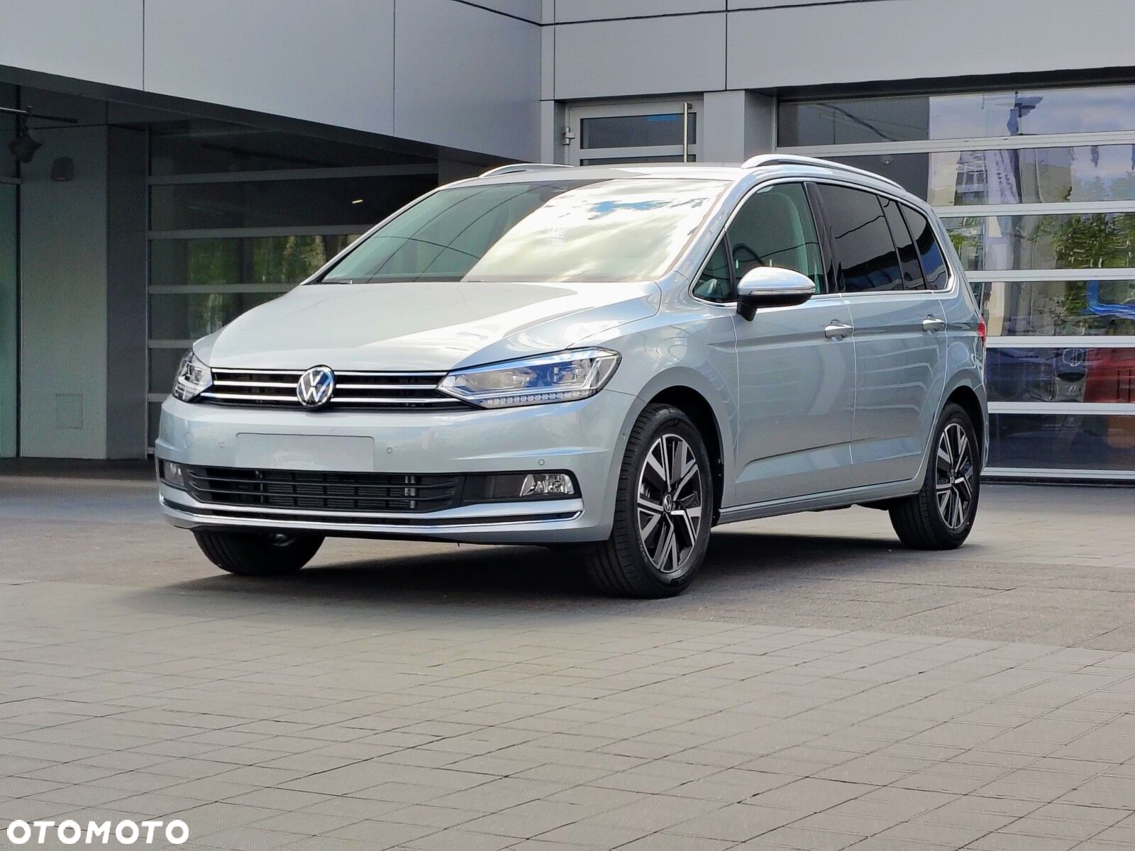 Volkswagen Touran - 4