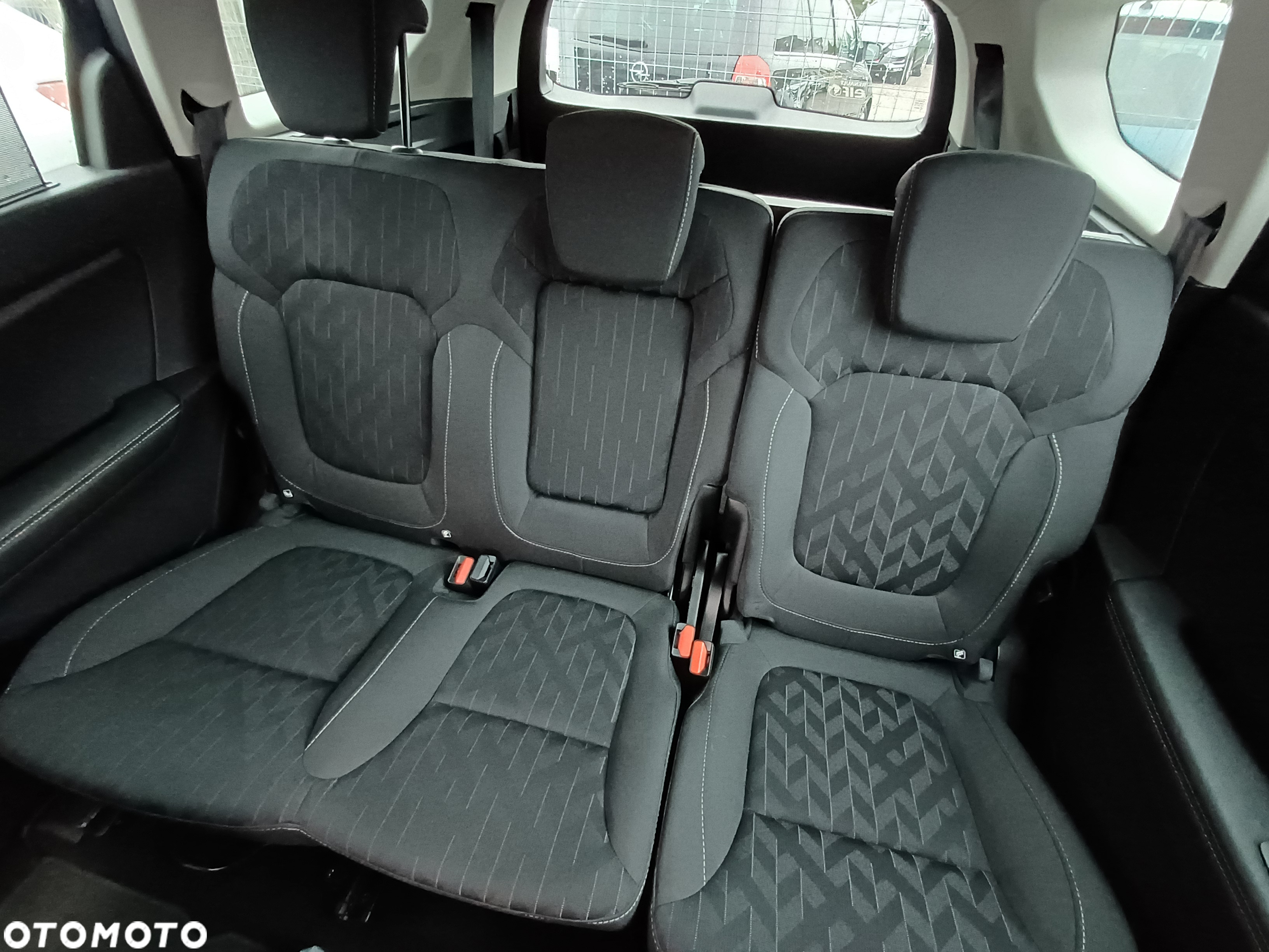 Renault Grand Scenic - 19