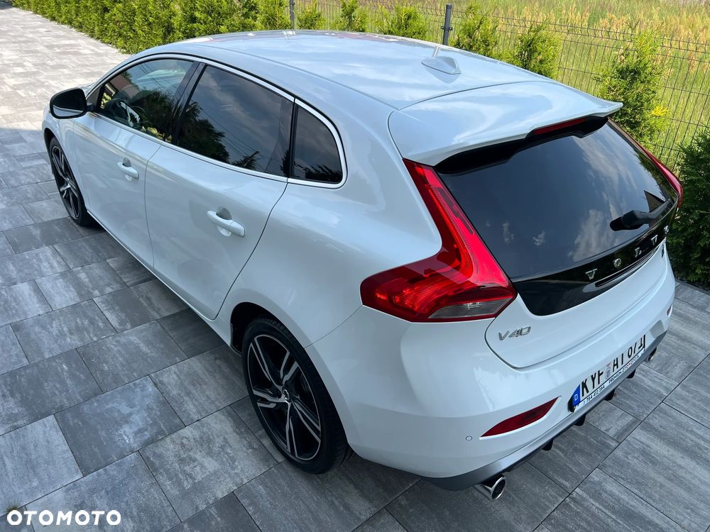 Volvo V40 T3 Inscription - 18