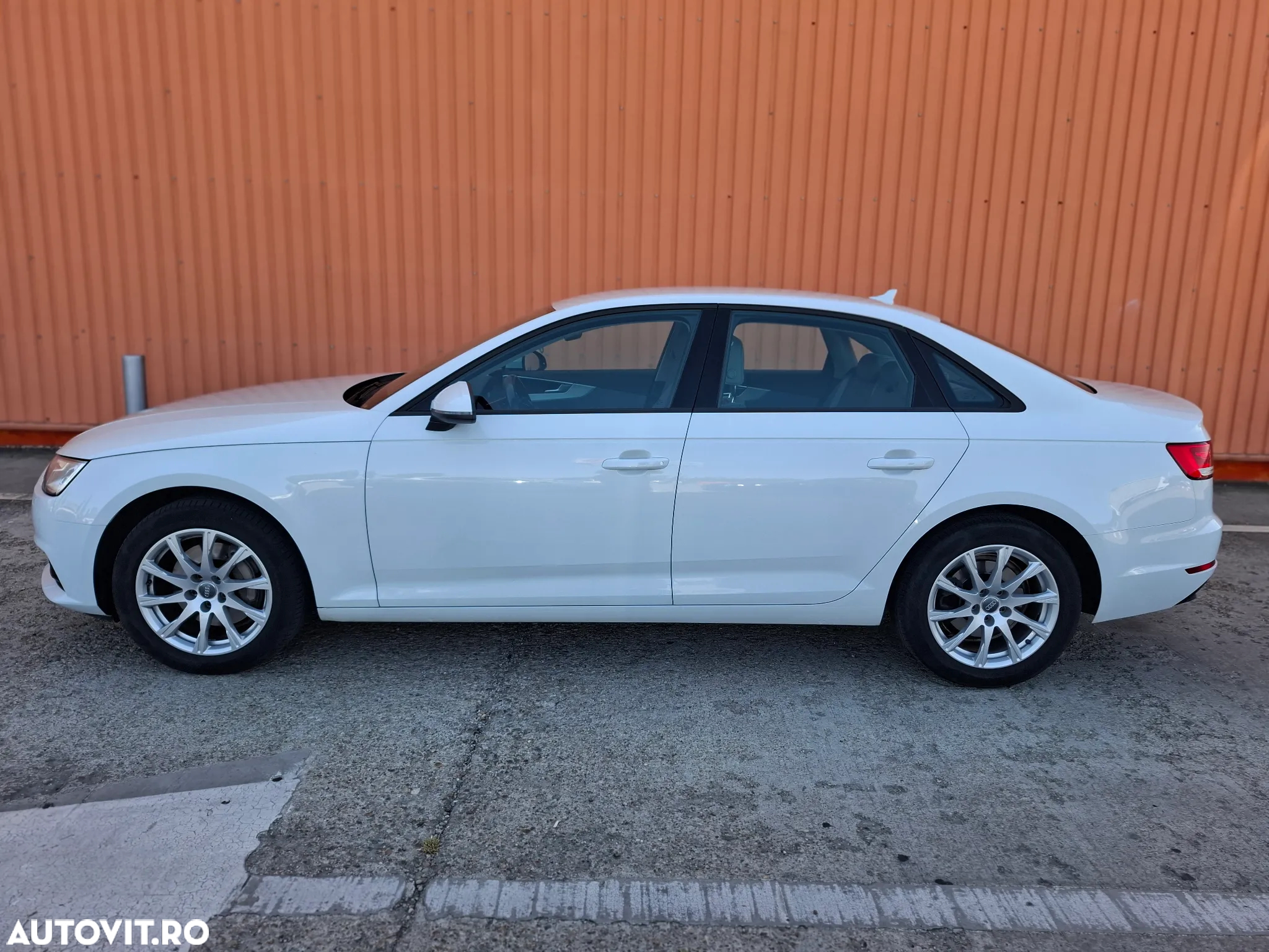 Audi A4 Avant 2.0 TDI S tronic Design - 4
