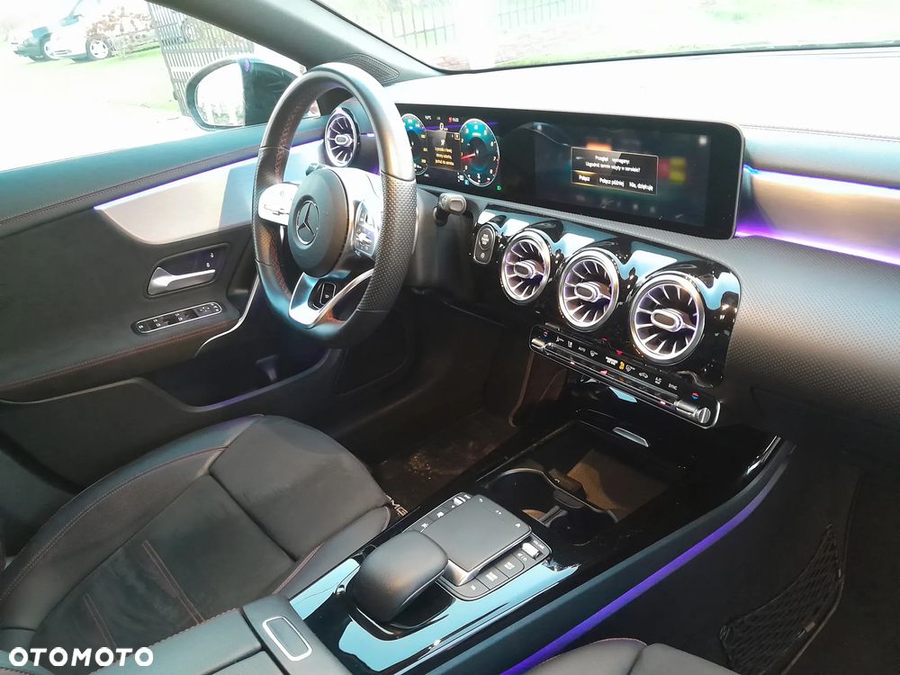 Mercedes-Benz CLA 200 7G-DCT AMG Line - 10