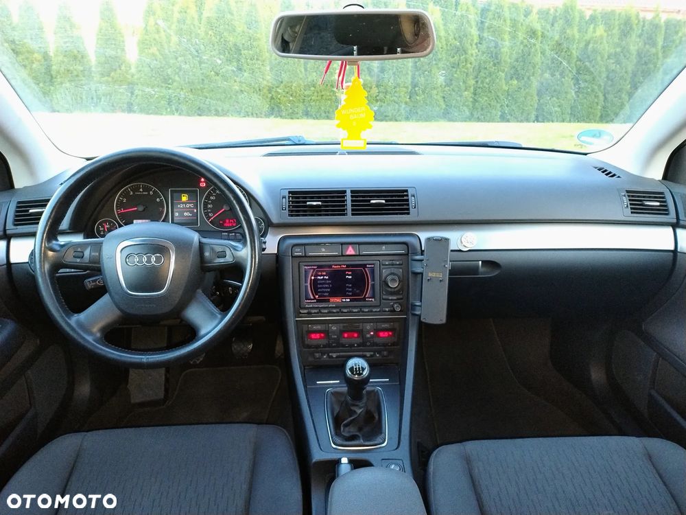 Audi A4 Avant - 22