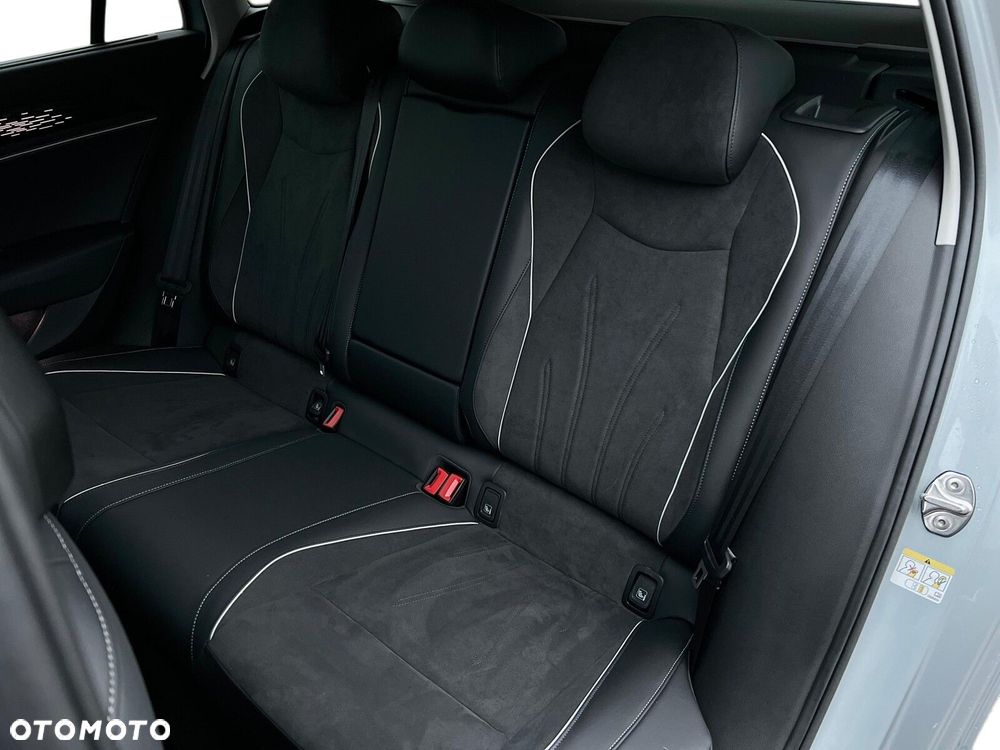 Volkswagen Passat - 22