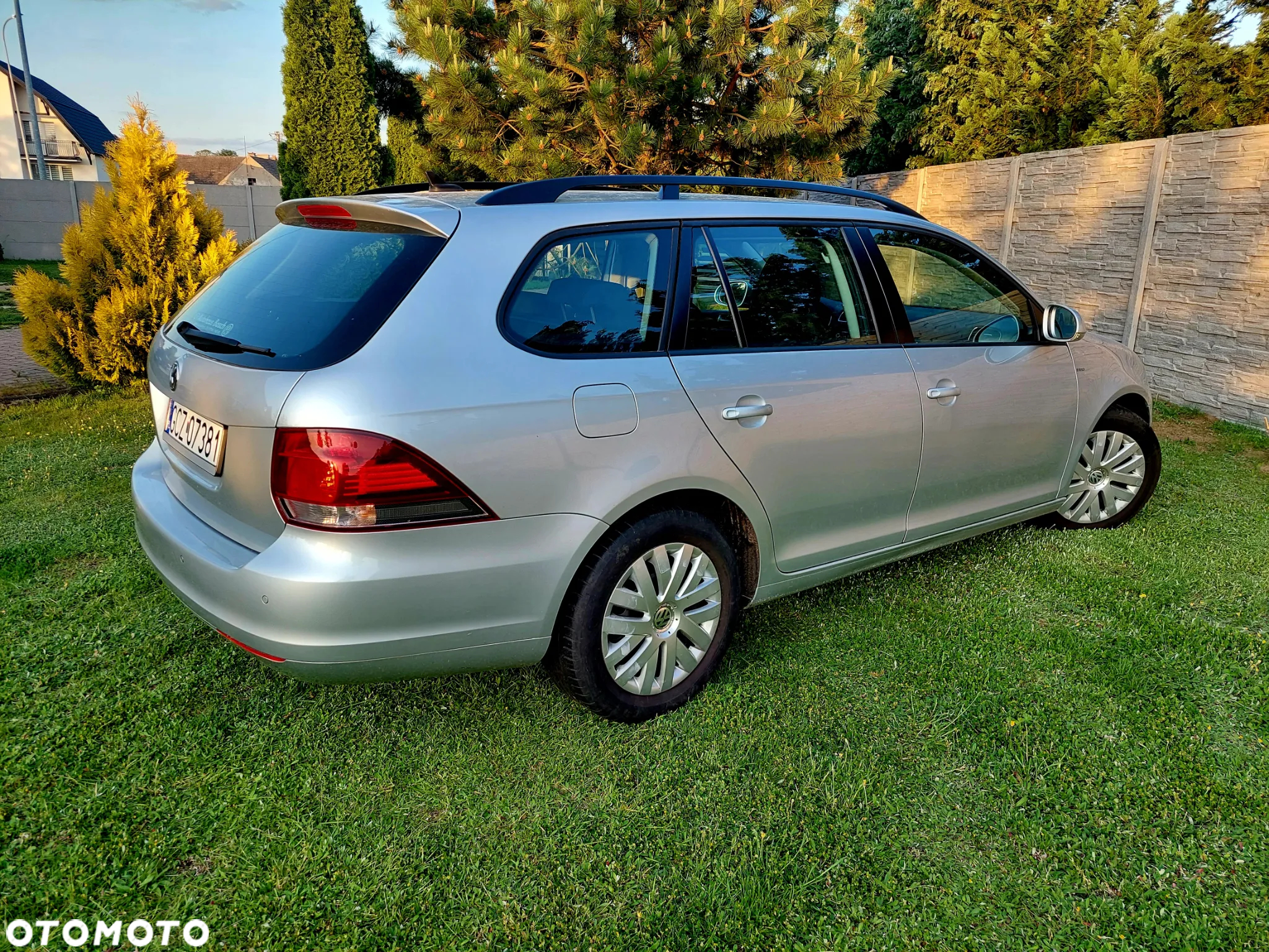 Volkswagen Golf 1.6 TDI DPF BlueMotion Technology Comfortline - 14