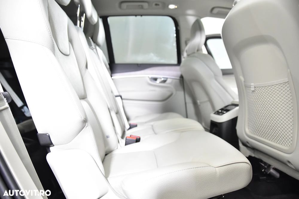 Volvo XC 90 - 12