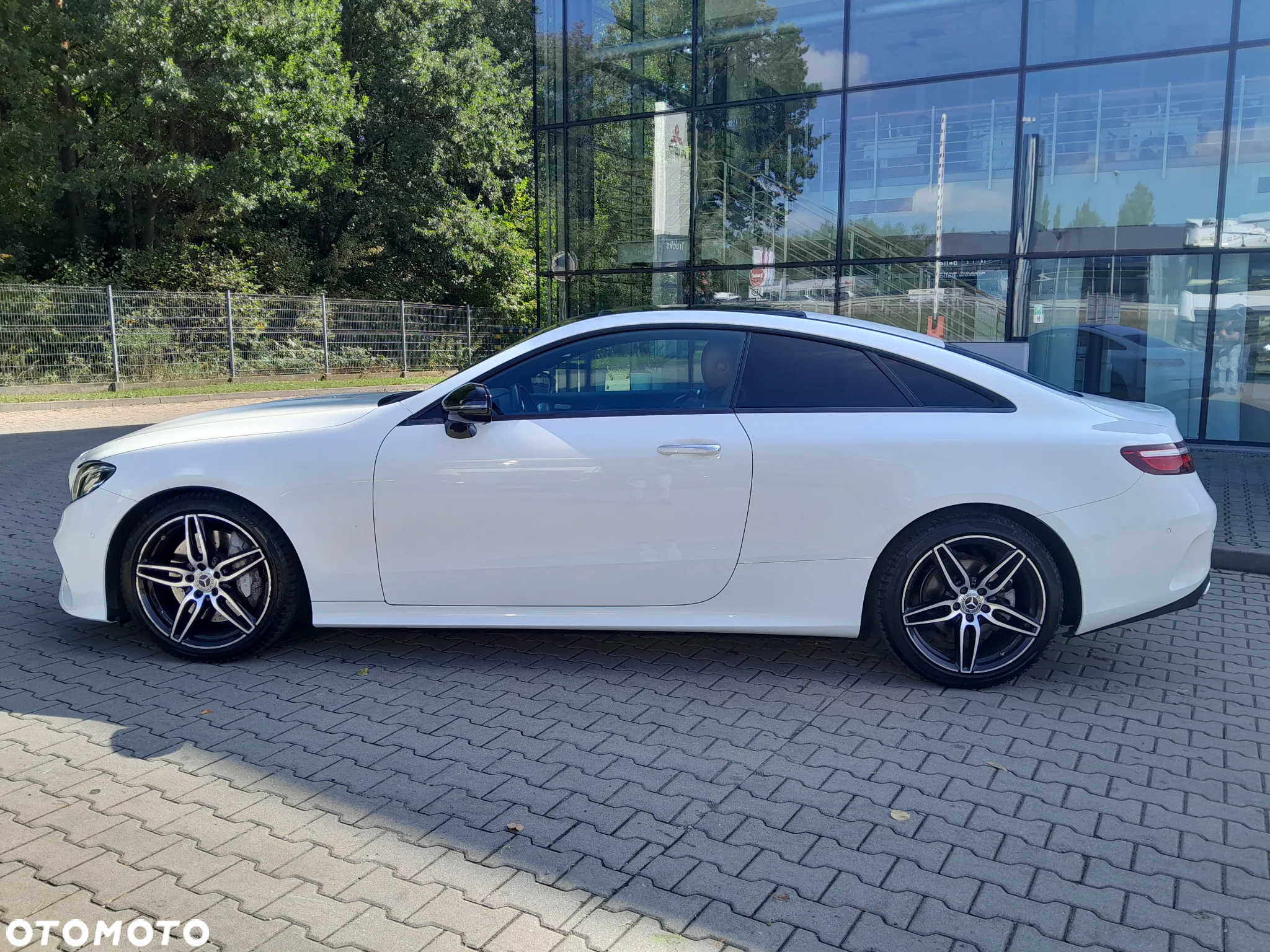 Mercedes-Benz Klasa E 300 Coupe 9G-TRONIC - 3