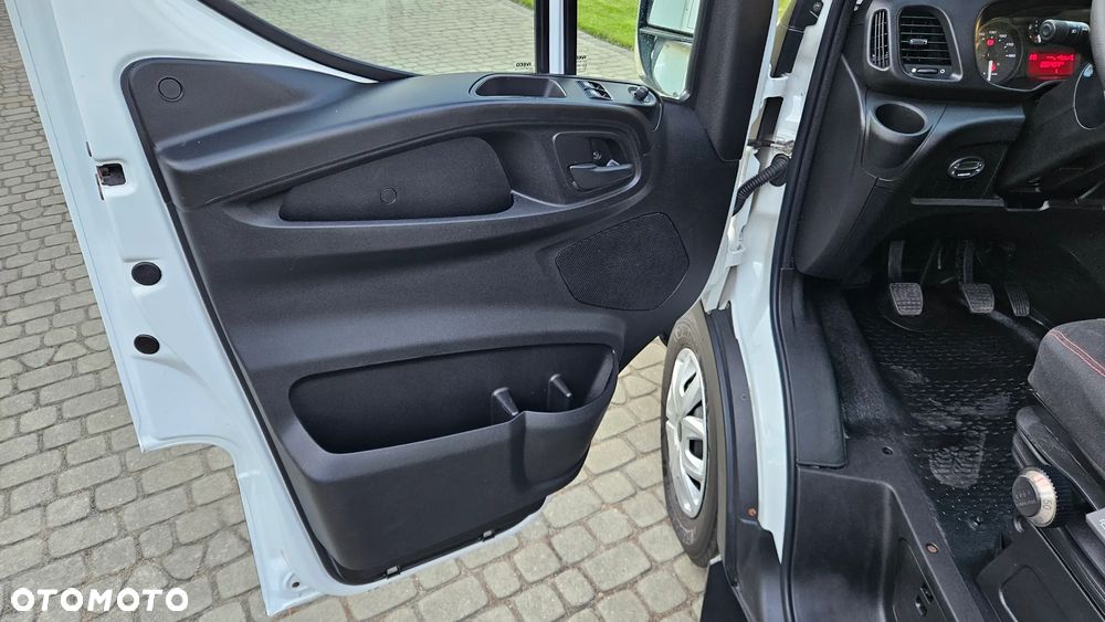 Iveco Daily 35S17 3,0D 170KM I Właściciel L2H2 Średniak Hak 3,5T Webasto Klima Fotel Bujany - 13