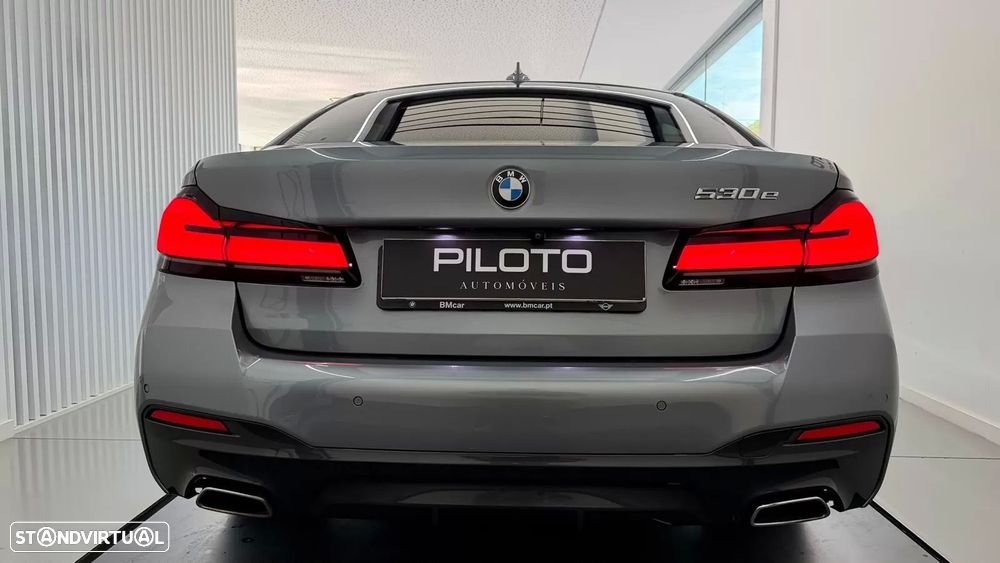 BMW 530 e Pack Desportivo M - 11