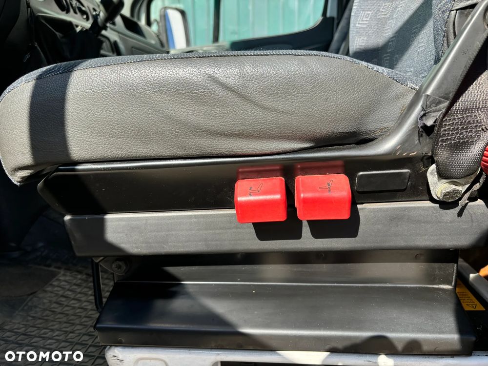 Mercedes-Benz Sprinter - 15