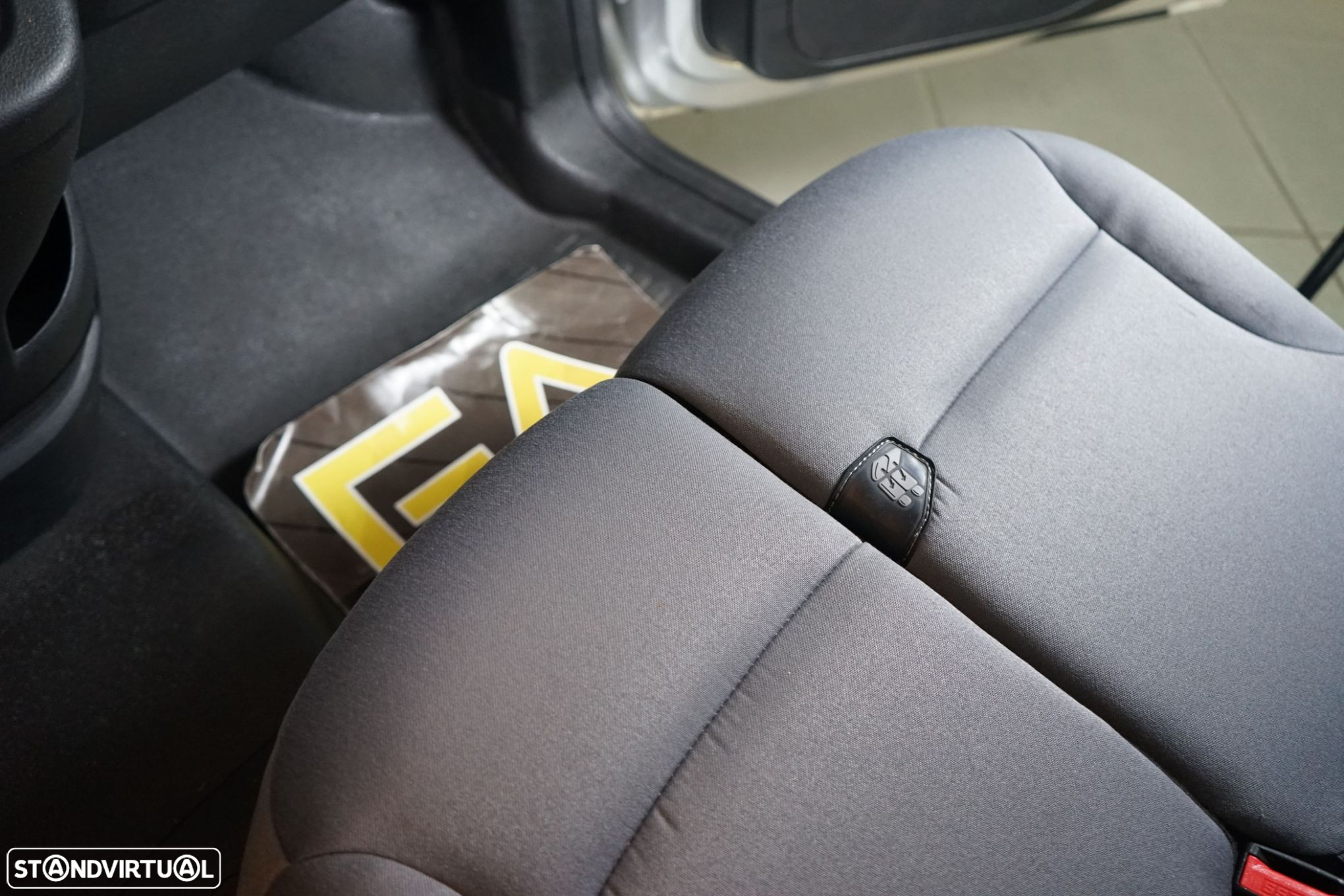 Peugeot Partner 1.6 BlueHDi Confort ETG6 - 28
