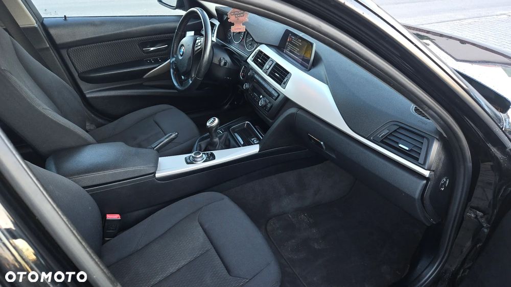 BMW Seria 3 320d - 9