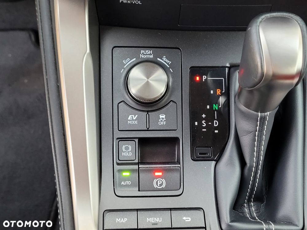 Lexus NX 300h F Impression AWD - 22