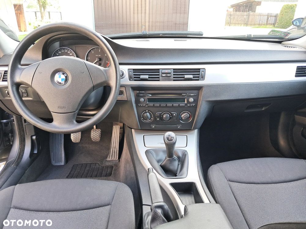 BMW Seria 3 318d - 6