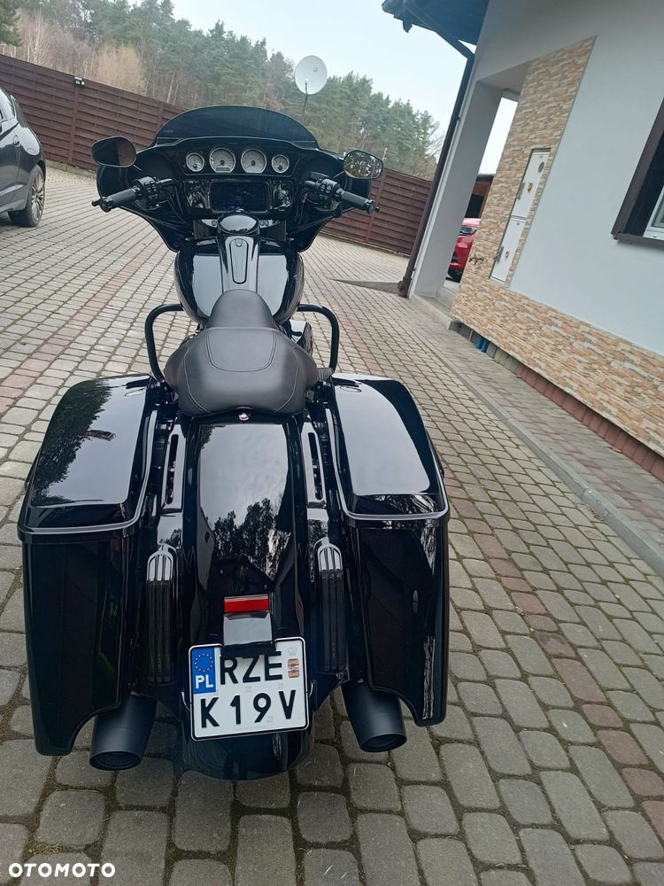 Harley-Davidson Touring Street Glide - 4