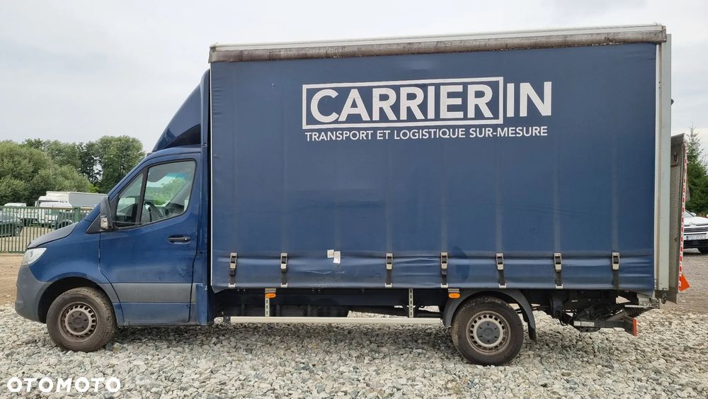 Mercedes-Benz Sprinter - 2