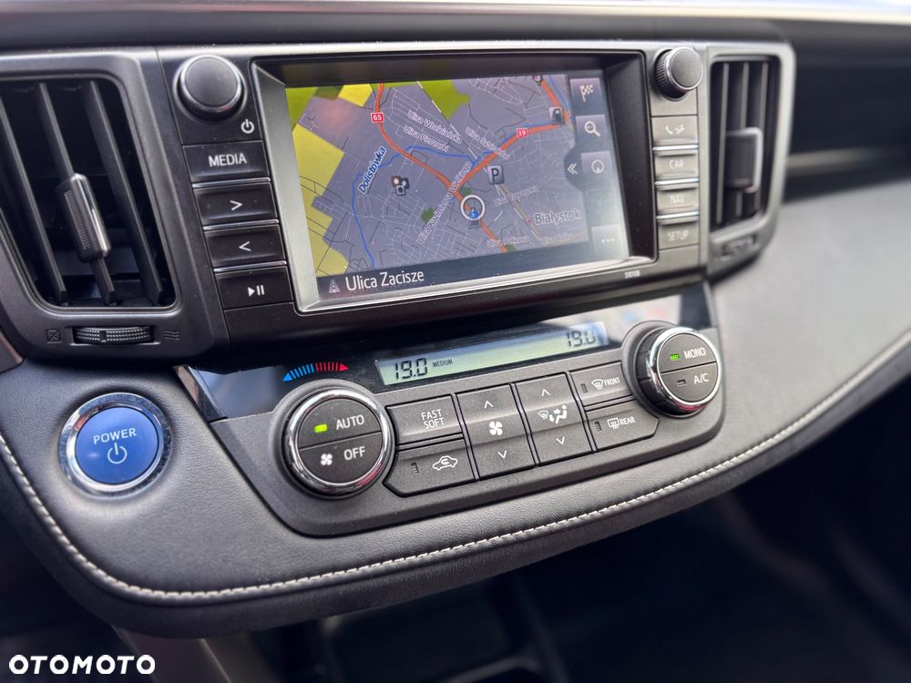 Toyota RAV4 Hybrid Style 4x4 - 24